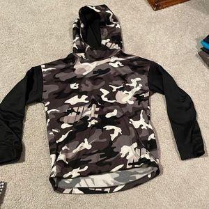 Nike camouflage boys hoodie size medium GUC